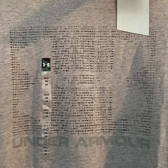 Men’s Under Armour heat gear long sleeve tee - Picture 2 of 3